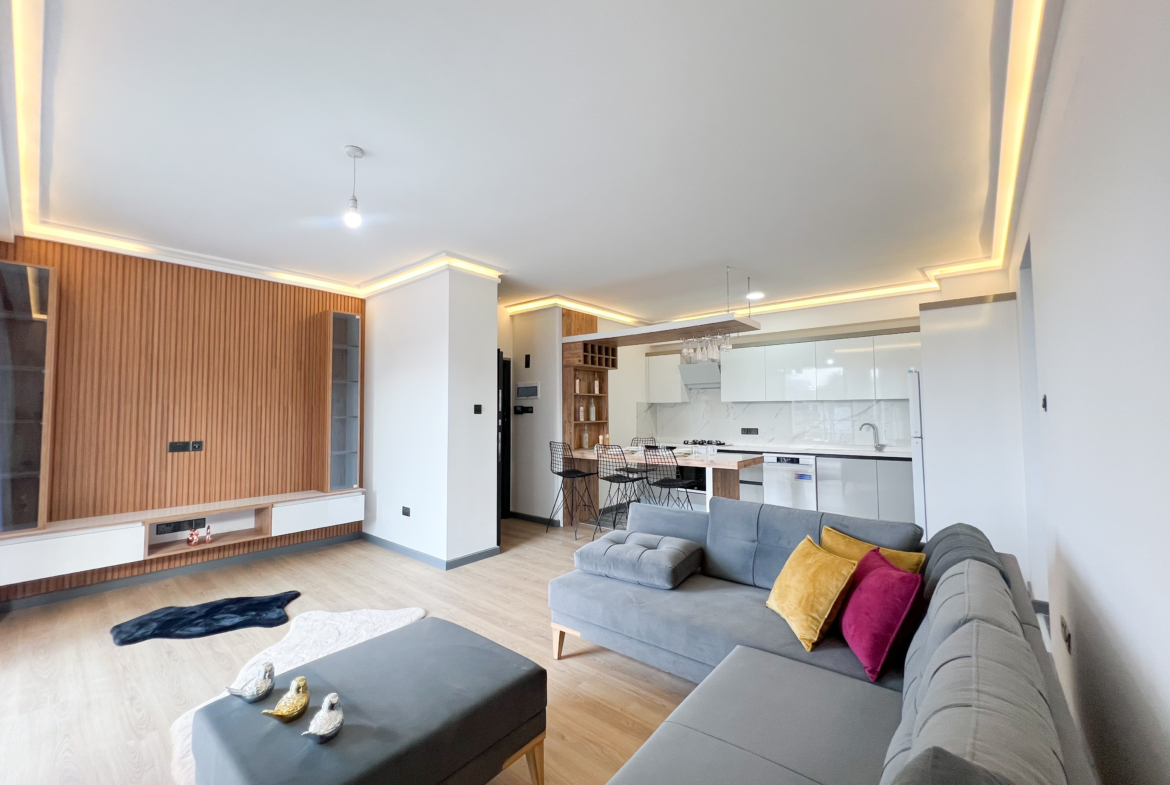 Wohnzimmer der modernen 3-Zimmer-Wohnung in Lapta, Nord Zypern