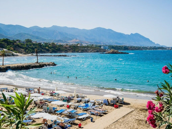 Lapta Nord Zypern – Küste mit malerischem Meerblick