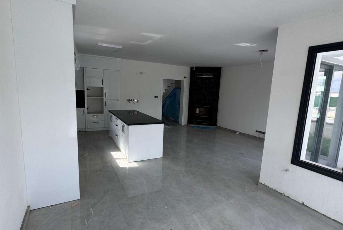 Villa Alsancak Kyrenia Nordzypern mit privatem Pool