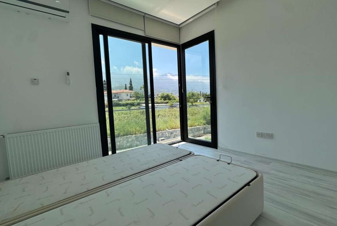 Villa in Alsancak Nordzypern mit privatem Pool und Garten