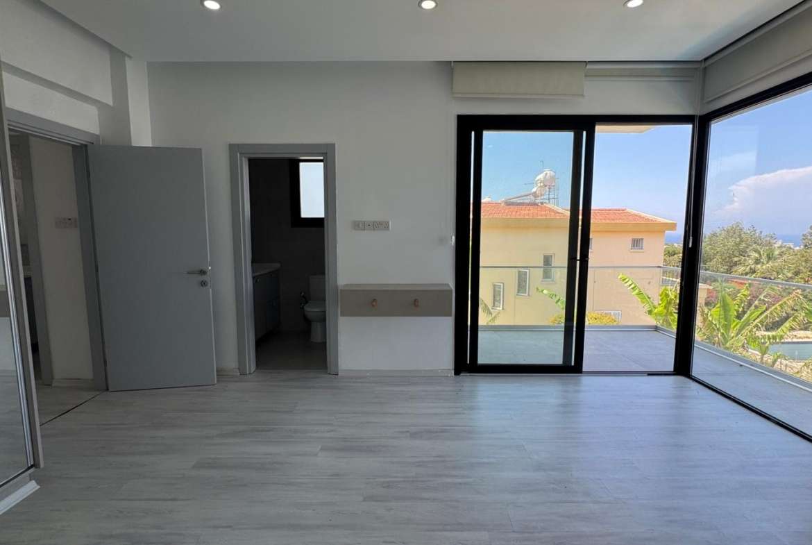Villa in Alsancak Nordzypern mit privatem Pool und Garten