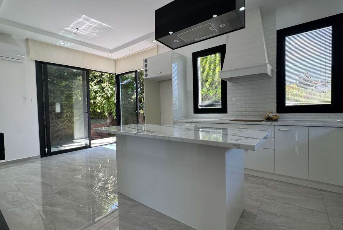 Villa in Alsancak Nordzypern mit privatem Pool und Garten